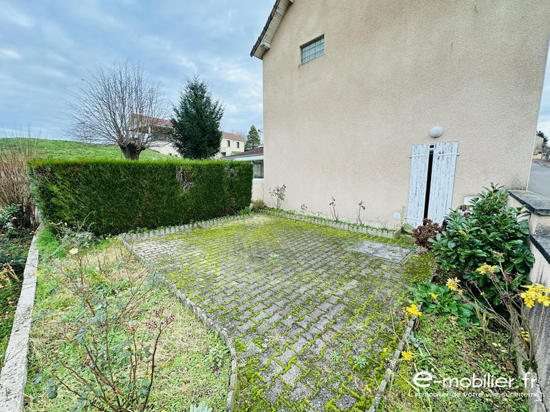 Maison - 180 m² - 9 pièces