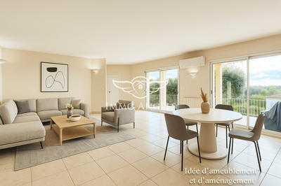 Maison traditionnelle - 240 m² - 8 pièces