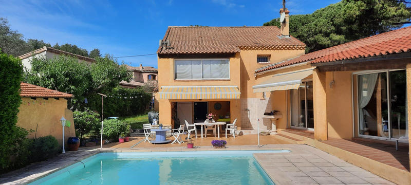 Maison - 184 m² - 8 pièces