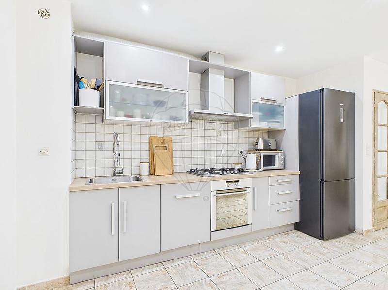 Appartement - 96 m² - 4 pièces