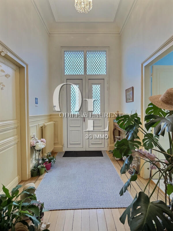 Maison de maîtres - 246 m² - 10 pièces