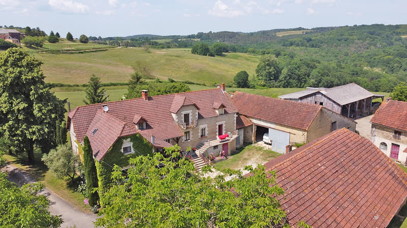 Maison - 231 m² - 9 pièces