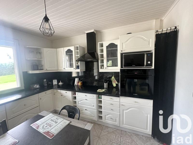 Maison - 239 m² - 8 pièces