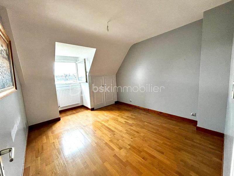 Pavillon - 130 m² - 7 pièces