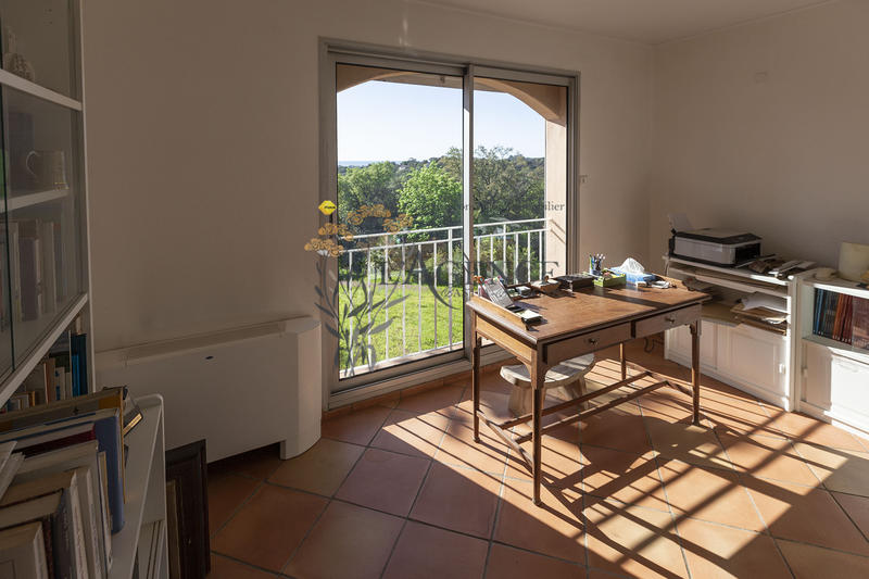 Maison - 465 m² - 14 pièces