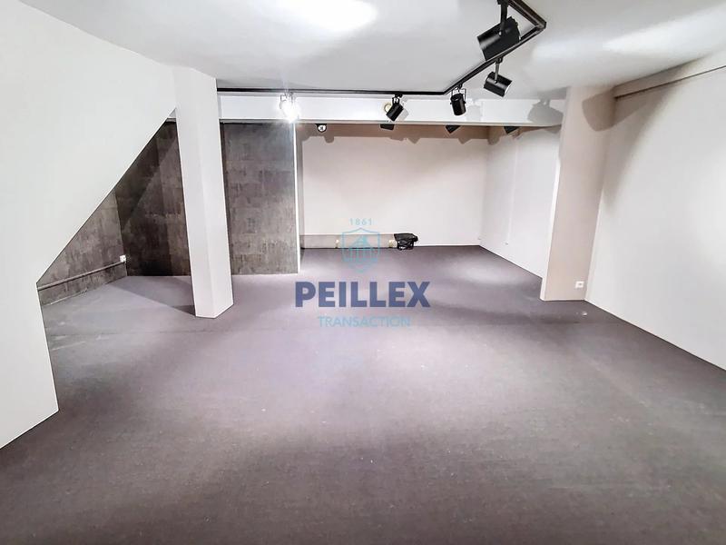 Local commercial - 252 m² - 4 pièces