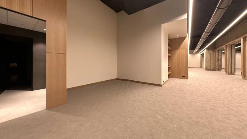 Local commercial - 711 m²