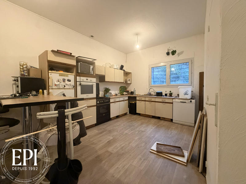 Local commercial - 588 m²