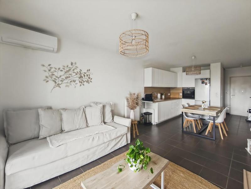 Appartement - 80 m² - 4 pièces