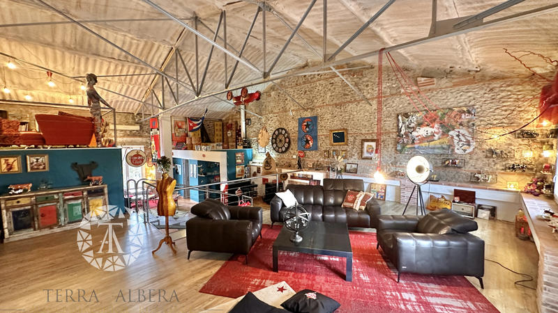 Mas - 298 m² - 5 pièces