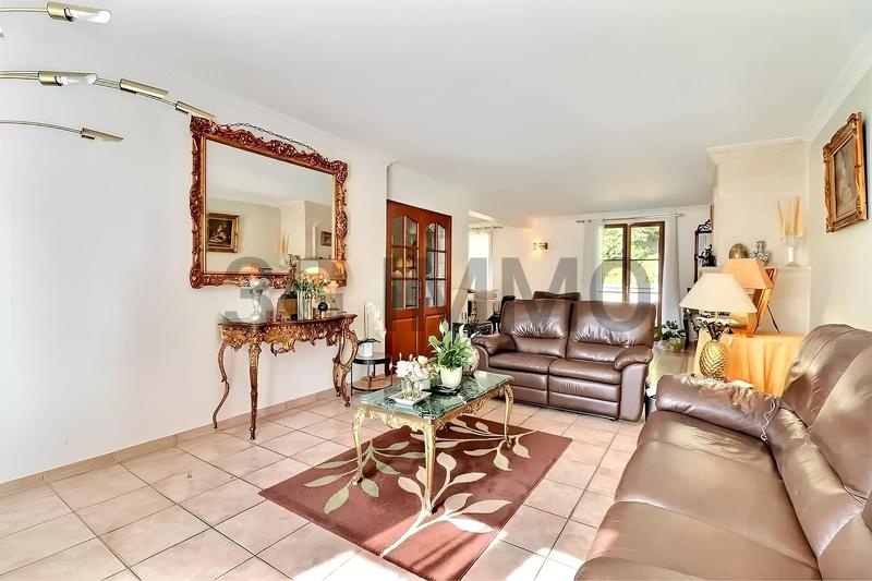 Maison - 144 m² - 7 pièces