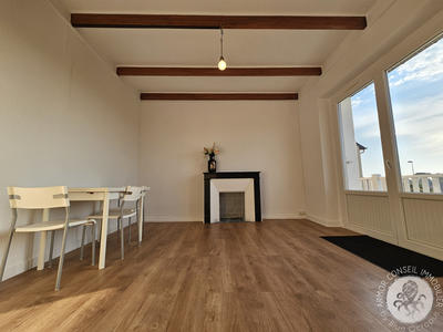 Maison - 93 m² - 6 pièces