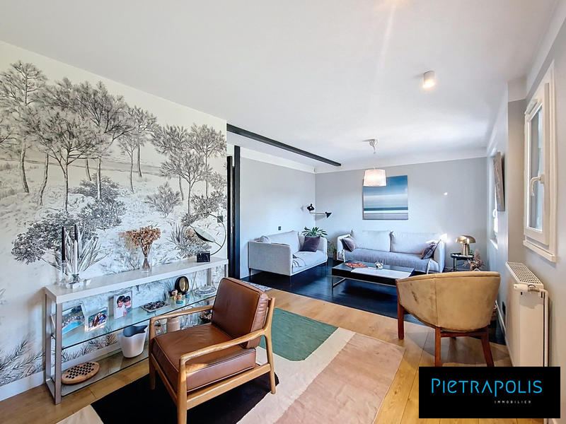 Maison - 140 m² - 5 pièces