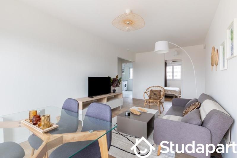 Chambre - 11 m² - 1 pièce