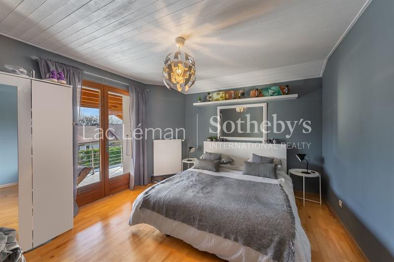 Maison - 223 m² - 8 pièces