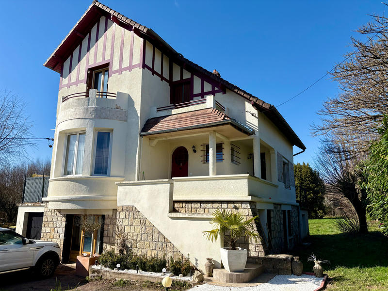 Maison - 200 m² - 8 pièces