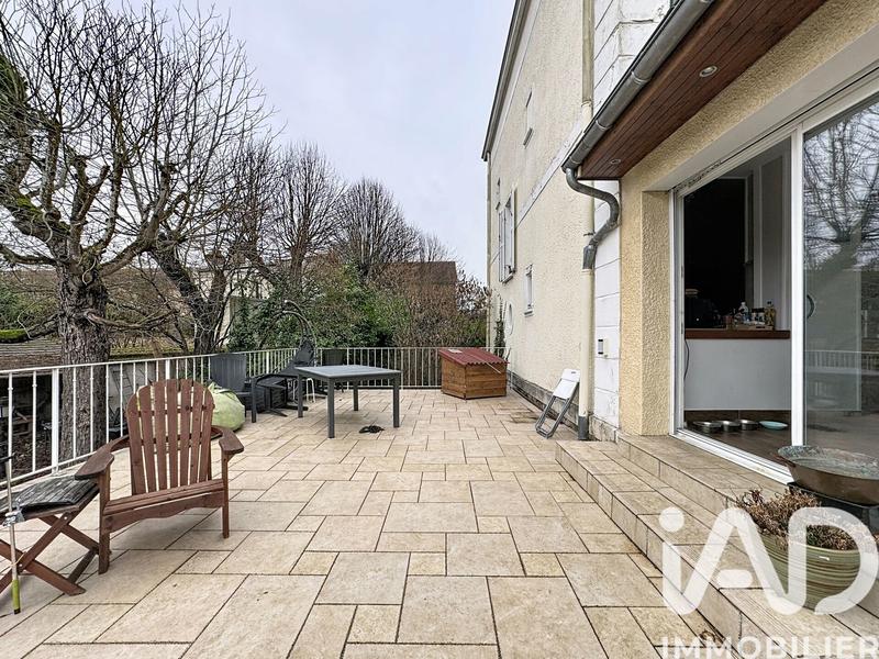 Maison - 262 m² - 7 pièces