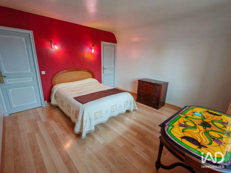 Maison - 209 m² - 6 pièces