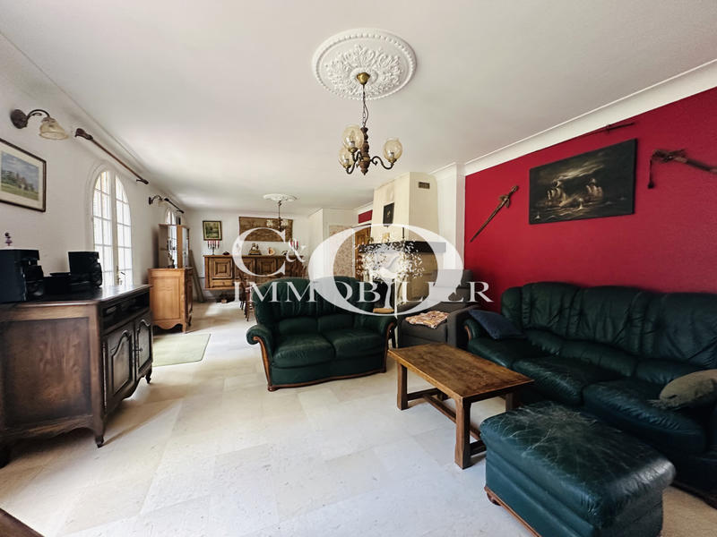 Maison - 364 m² - 6 pièces