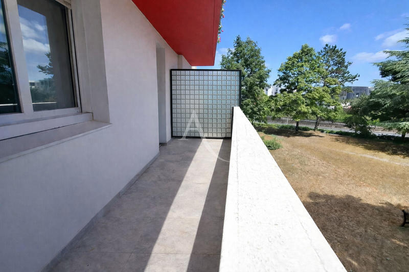 Appartement - 93 m² - 5 pièces