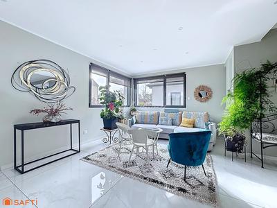 Maison - 217 m² - 5 pièces