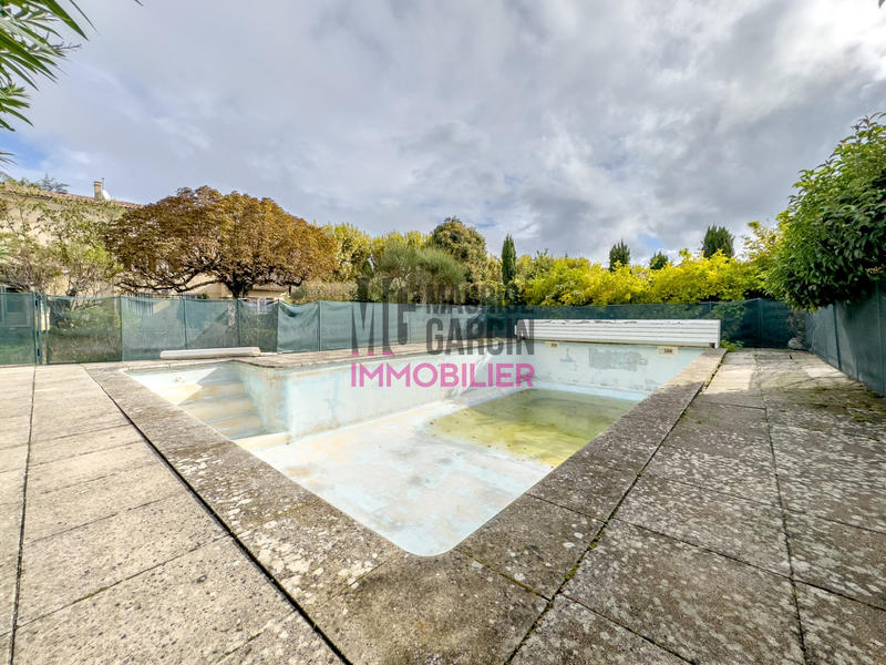 Maison - 280 m² - 13 pièces