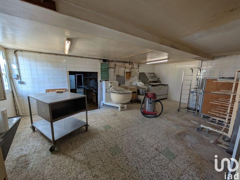 Local commercial - 334 m²