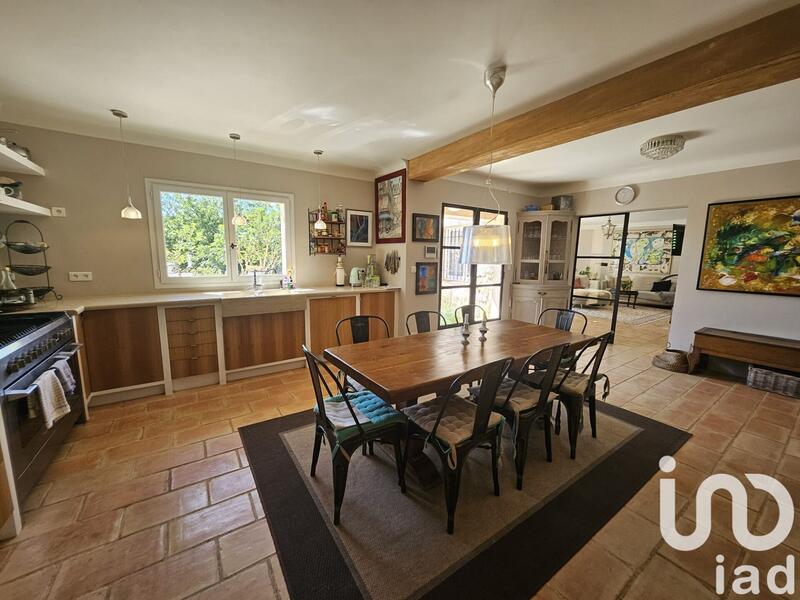 Maison - 323 m² - 12 pièces