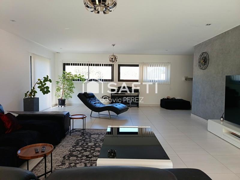 Maison - 290 m² - 5 pièces