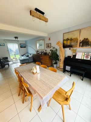 Maison - 122 m² - 8 pièces