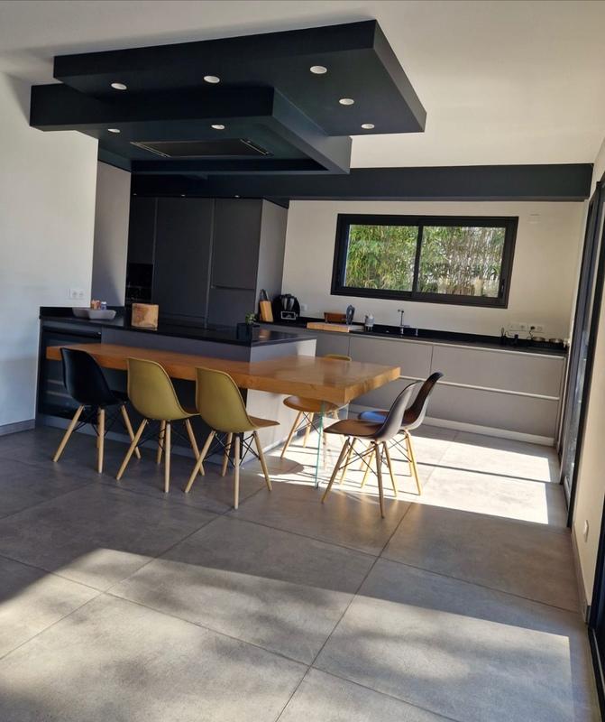 Maison - 336 m² - 9 pièces