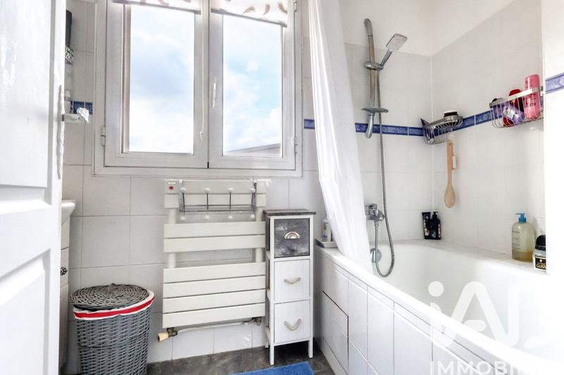 Maison - 228 m² - 8 pièces