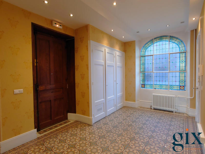 Appartement - 255 m² - 10 pièces