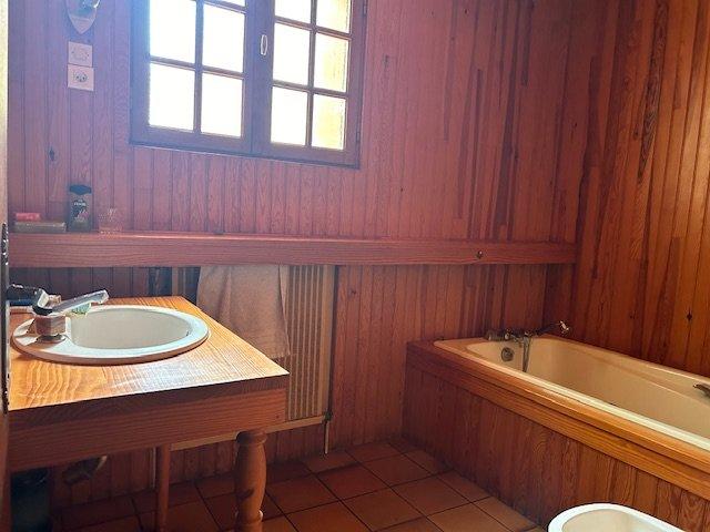 Maison - 123 m² - 8 pièces