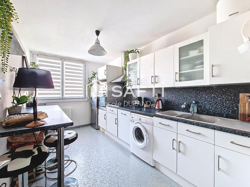 Appartement - 99 m² - 5 pièces