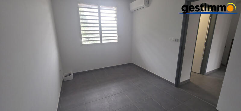 Maison - 96 m² - 5 pièces