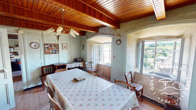 Maison - 110 m² - 9 pièces