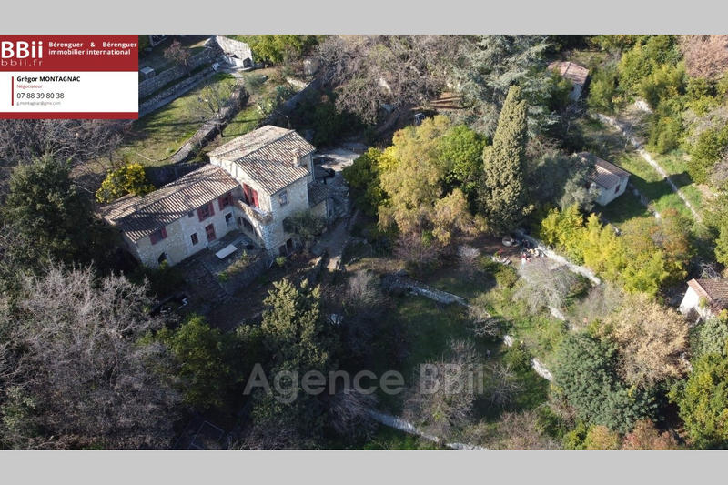 Maison - 220 m² - 10 pièces