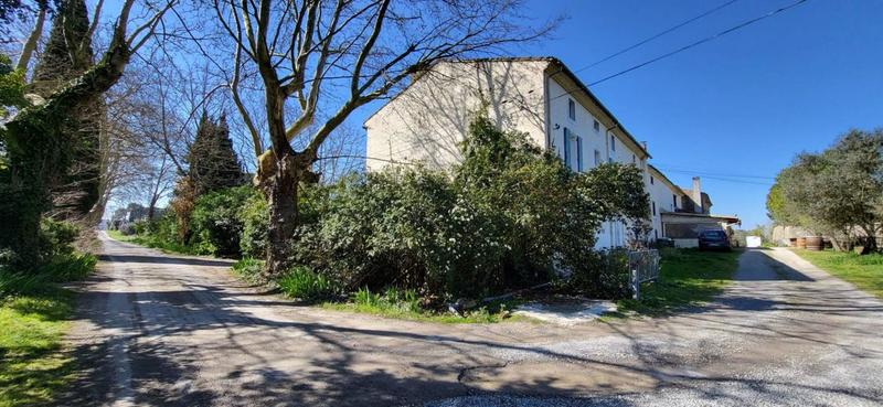 Propriété - 800 m²