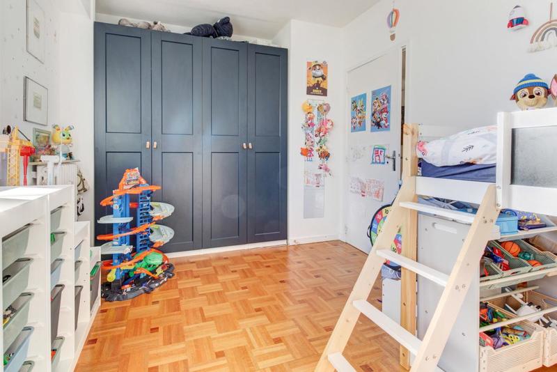 Appartement - 90 m² - 4 pièces