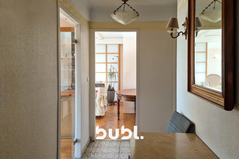 Appartement - 90 m² - 4 pièces