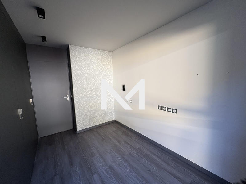 Appartement - 82 m² - 3 pièces