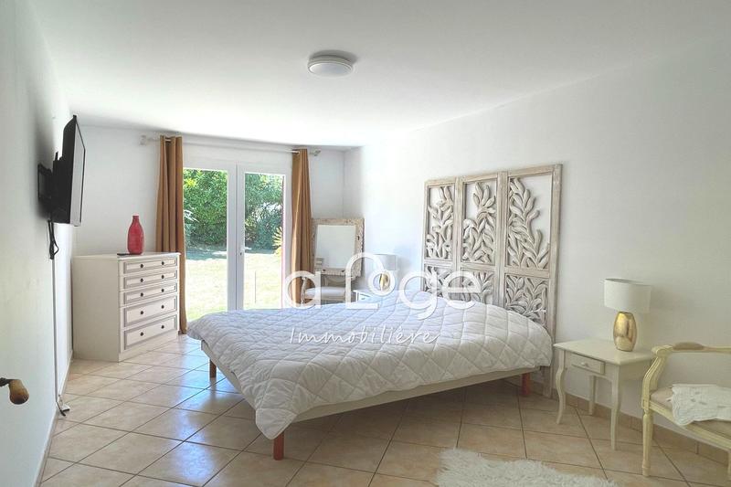 Maison - 208 m² - 8 pièces