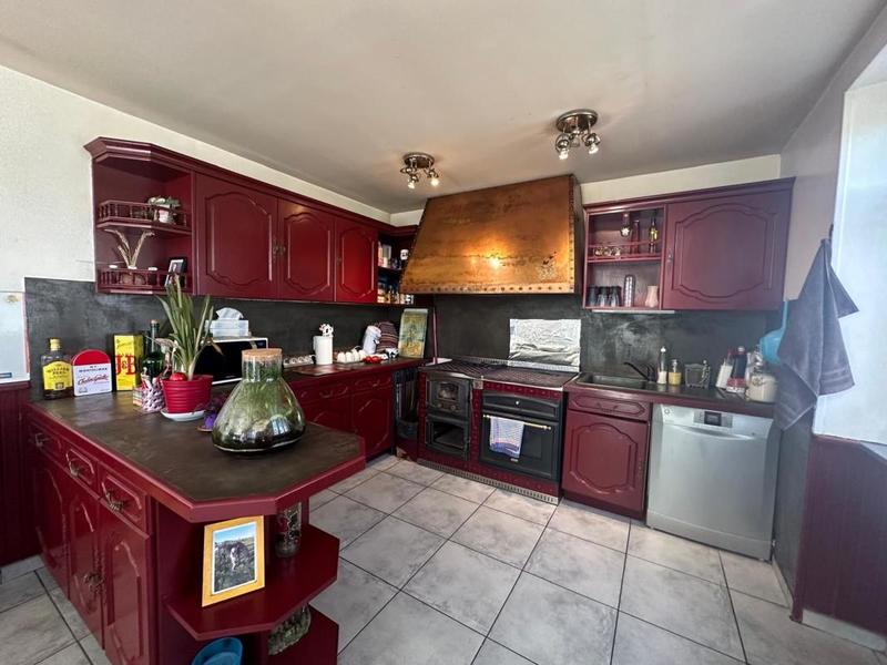 Maison - 140 m² - 5 pièces