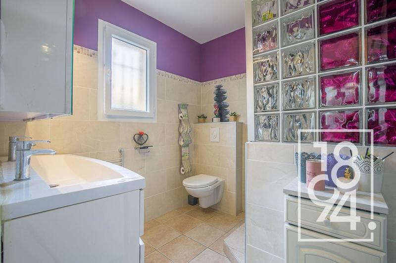 Maison - 111 m² - 4 pièces