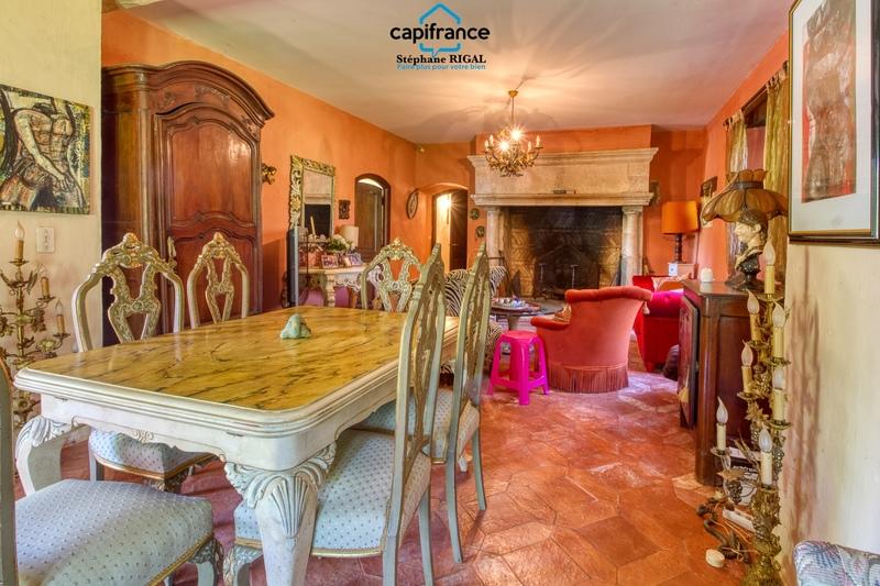 Propriété - 230 m² - 7 pièces