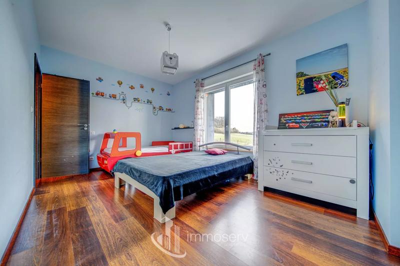 Maison - 240 m² - 7 pièces