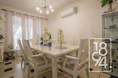 Maison - 213 m² - 8 pièces