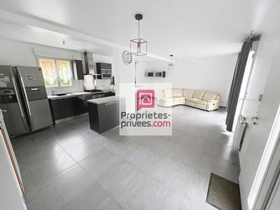Maison - 98 m² - 5 pièces
