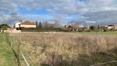 Terrain constructible - 858 m²